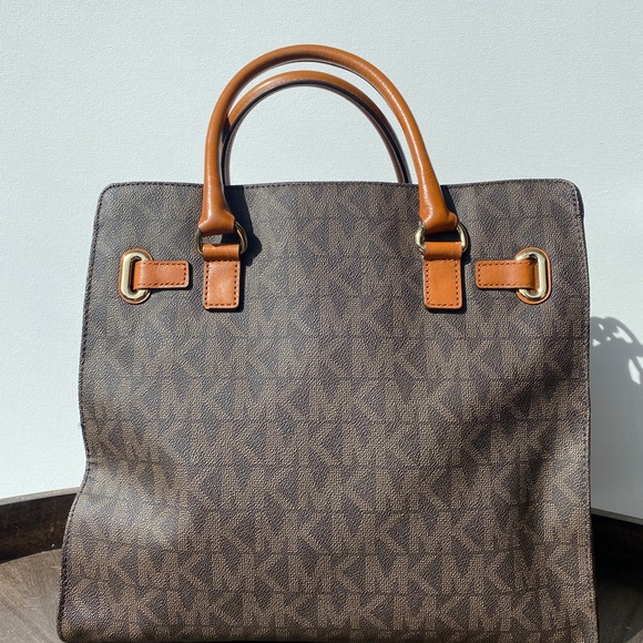 Michael Kors Hamilton Canvas Exterior Handbag - Picture 5 of 9